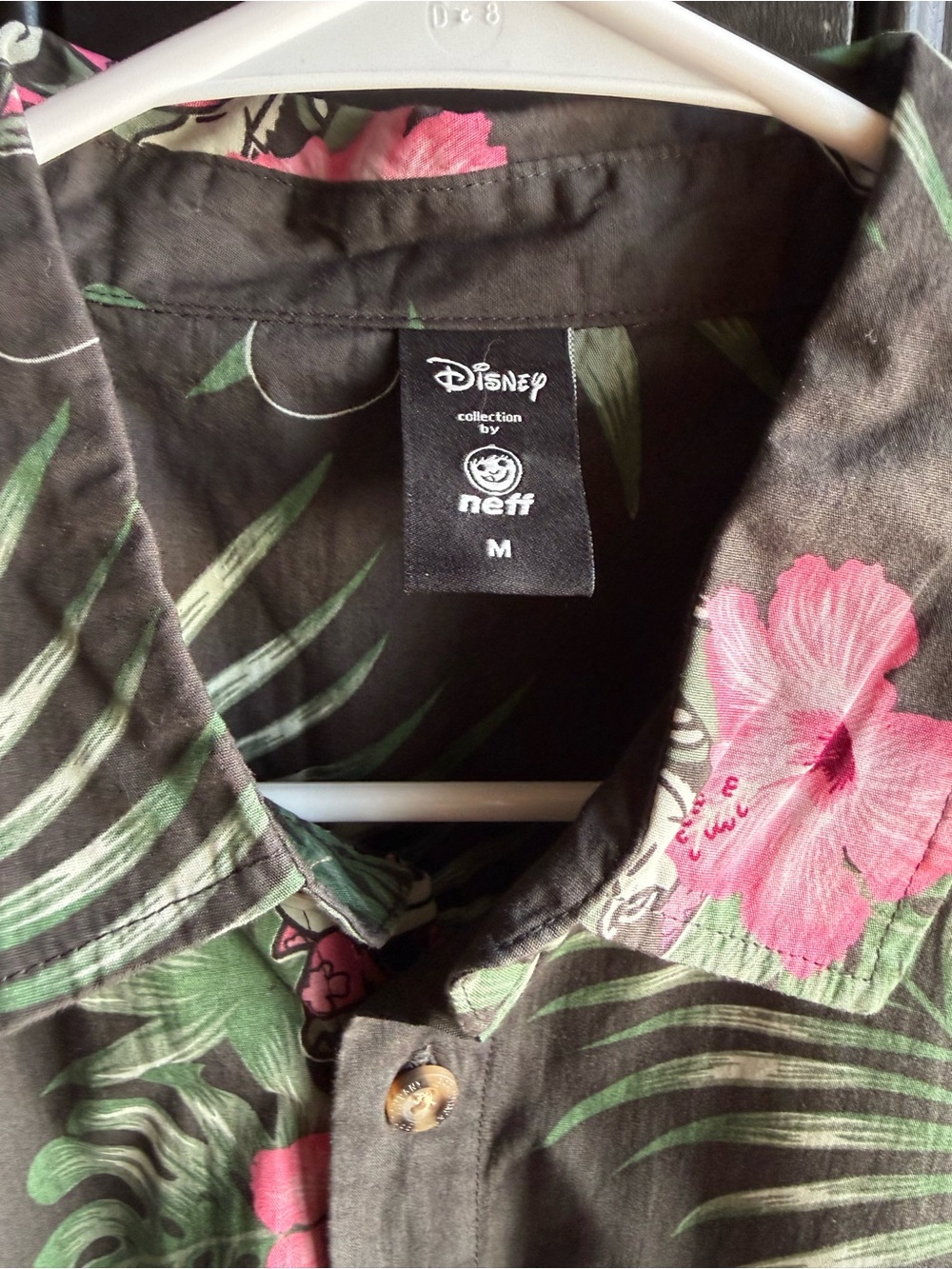 NWT Disney Neff Men’s Short Sleeve Mickey Mouse Tropical Button Down Size M - Picture 6 of 8